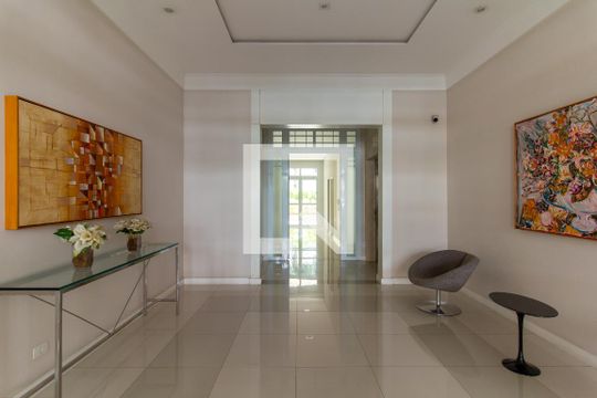 Apartamento à venda, com 175 m², 3 quartos e 3 vagas — Hall social