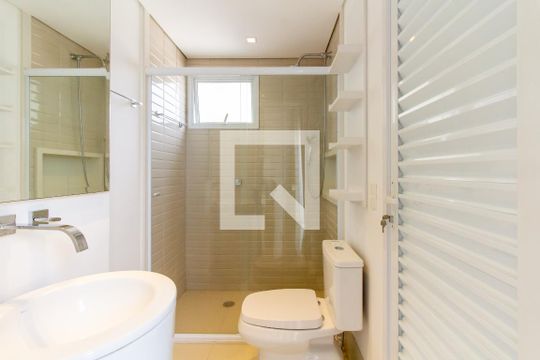 Apartamento à venda, com 175 m², 3 quartos e 3 vagas — Banheiro da Suíte 2
