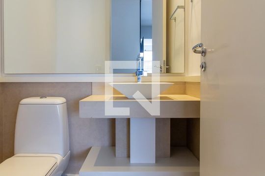 Apartamento à venda, com 175 m², 3 quartos e 3 vagas — Lavabo