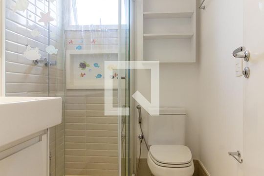 Apartamento à venda, com 175 m², 3 quartos e 3 vagas — Banheiro Social