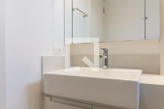 Apartamento à venda, com 175 m², 3 quartos e 3 vagas — Banheiro Social
