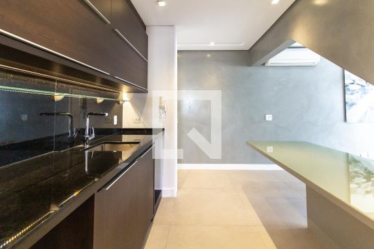 Apartamento à venda, com 175 m², 3 quartos e 3 vagas — Cozinha