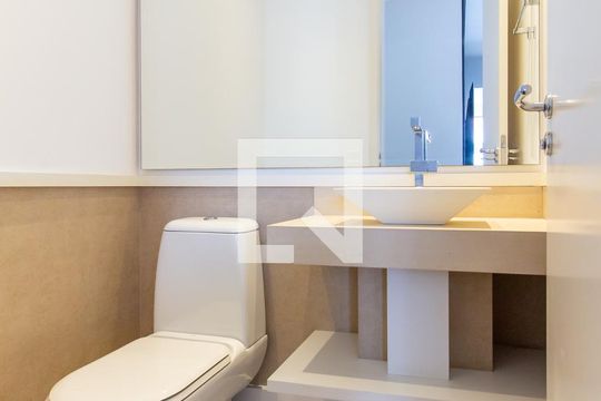 Apartamento à venda, com 175 m², 3 quartos e 3 vagas — Lavabo