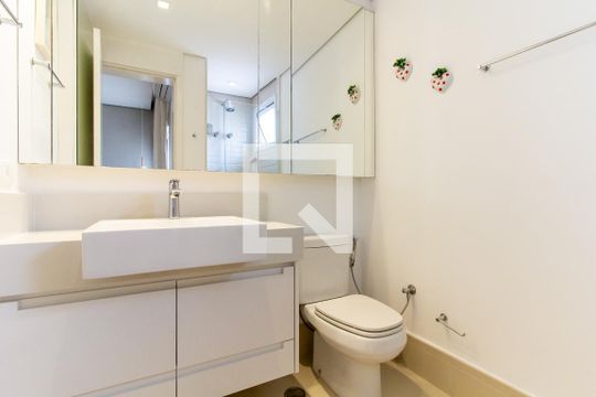 Apartamento à venda, com 175 m², 3 quartos e 3 vagas — Banheiro da Suíte 1