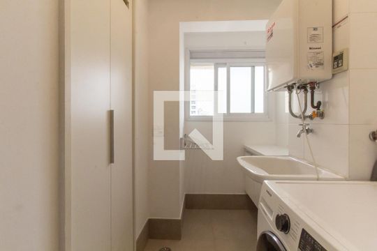 Apartamento à venda, com 175 m², 3 quartos e 3 vagas — Área de Serviço
