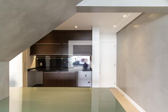Apartamento à venda, com 175 m², 3 quartos e 3 vagas — Cozinha