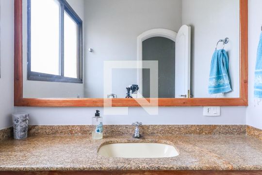 Comprar apartamento mobiliado em Campo Belo: 5 quartos, 4 suítes, varanda e closet. — Banheiro - Sauna