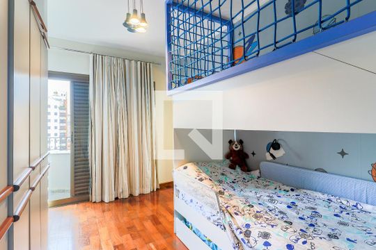 Comprar apartamento mobiliado em Campo Belo: 5 quartos, 4 suítes, varanda e closet. — Suíte 2