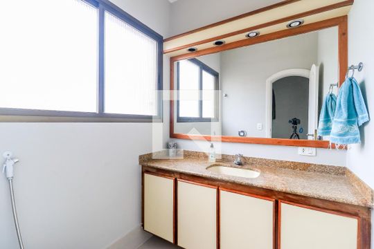 Comprar apartamento mobiliado em Campo Belo: 5 quartos, 4 suítes, varanda e closet. — Banheiro - Sauna
