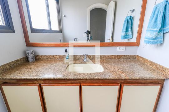 Comprar apartamento mobiliado em Campo Belo: 5 quartos, 4 suítes, varanda e closet. — Banheiro - Sauna