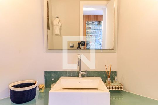 Comprar apartamento mobiliado em Campo Belo: 5 quartos, 4 suítes, varanda e closet. — Lavabo 2