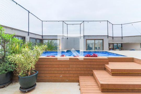 Comprar apartamento mobiliado em Campo Belo: 5 quartos, 4 suítes, varanda e closet. — Piscina