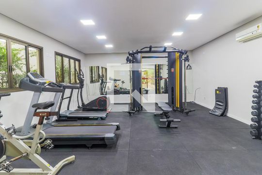 Comprar apartamento mobiliado em Campo Belo: 5 quartos, 4 suítes, varanda e closet. — Área comum - Academia