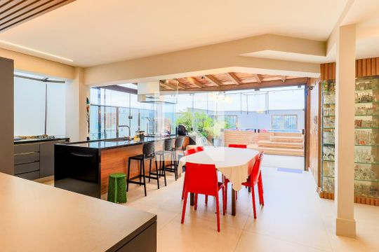 Comprar apartamento mobiliado em Campo Belo: 5 quartos, 4 suítes, varanda e closet. — Espaço Gourmet