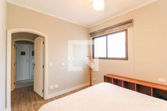 Comprar apartamento mobiliado em Campo Belo: 5 quartos, 4 suítes, varanda e closet. — Quarto de Hóspedes