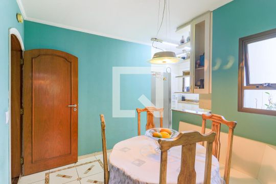 Comprar apartamento mobiliado em Campo Belo: 5 quartos, 4 suítes, varanda e closet. — Copa