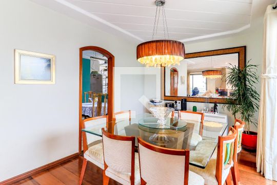 Comprar apartamento mobiliado em Campo Belo: 5 quartos, 4 suítes, varanda e closet. — Sala de Jantar