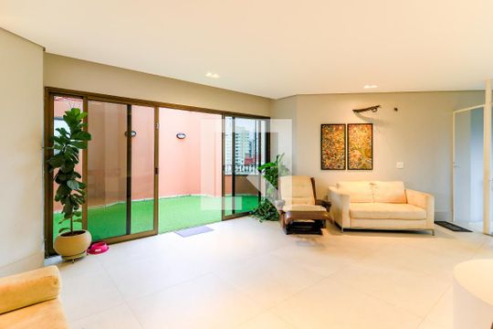 Comprar apartamento mobiliado em Campo Belo: 5 quartos, 4 suítes, varanda e closet. — Salão Superior