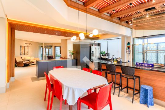 Comprar apartamento mobiliado em Campo Belo: 5 quartos, 4 suítes, varanda e closet. — Espaço Gourmet