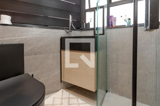 Apartamento à venda em Campo Belo: 3 quartos, varanda, closet, academia e pets permitidos. — Banheiro da Suíte 2