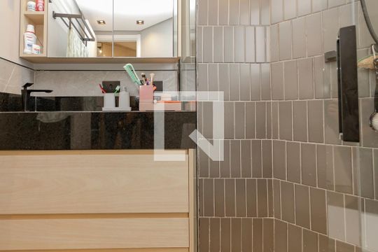 Apartamento à venda em Campo Belo: 3 quartos, varanda, closet, academia e pets permitidos. — Banheiro da Suíte 1