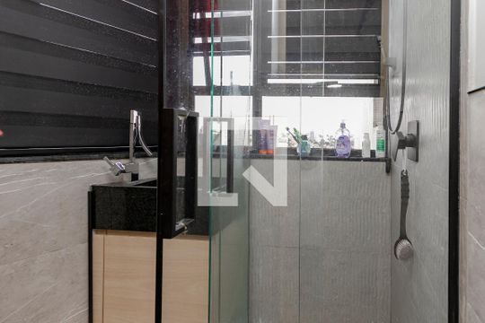 Apartamento à venda em Campo Belo: 3 quartos, varanda, closet, academia e pets permitidos. — Banheiro da Suíte 2