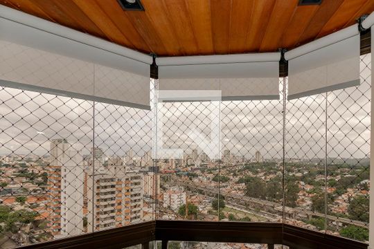 Apartamento à venda em Campo Belo: 3 quartos, varanda, closet, academia e pets permitidos. — Varanda da Suíte 1