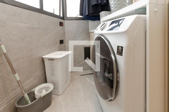 Apartamento à venda em Campo Belo: 3 quartos, varanda, closet, academia e pets permitidos. — Área de Serviço