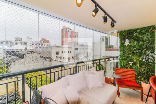 Apartamento mobiliado na Chácara Santo Antônio, 3 quartos, 2 suítes, piscina no condomínio. Ideal para comprar. — Varanda