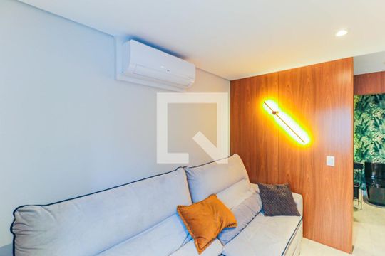 Apartamento mobiliado na Chácara Santo Antônio, 3 quartos, 2 suítes, piscina no condomínio. Ideal para comprar. — Sala de TV