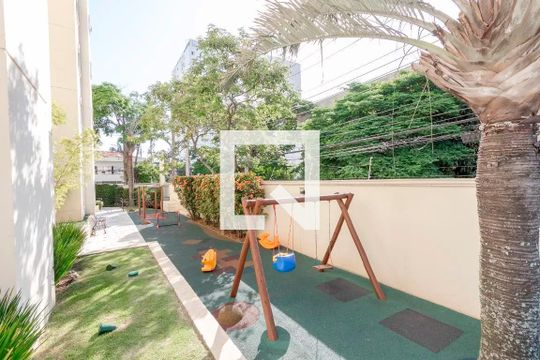 Apartamento mobiliado na Chácara Santo Antônio, 3 quartos, 2 suítes, piscina no condomínio. Ideal para comprar. — Área comum - Playground