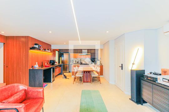 Apartamento mobiliado na Chácara Santo Antônio, 3 quartos, 2 suítes, piscina no condomínio. Ideal para comprar. — Sala