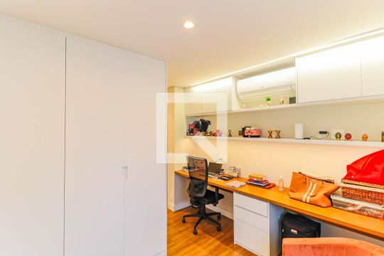 Apartamento mobiliado na Chácara Santo Antônio, 3 quartos, 2 suítes, piscina no condomínio. Ideal para comprar. — Suíte 2