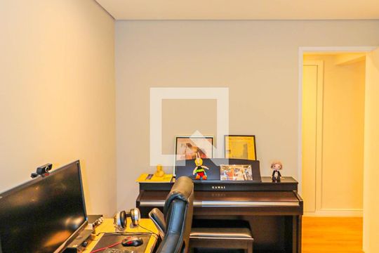 Apartamento mobiliado na Chácara Santo Antônio, 3 quartos, 2 suítes, piscina no condomínio. Ideal para comprar. — Quarto