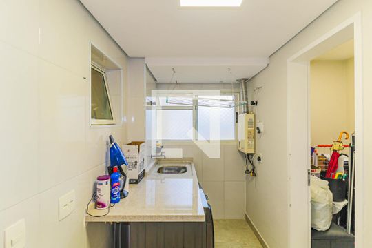 Apartamento mobiliado na Chácara Santo Antônio, 3 quartos, 2 suítes, piscina no condomínio. Ideal para comprar. — Área de Serviço