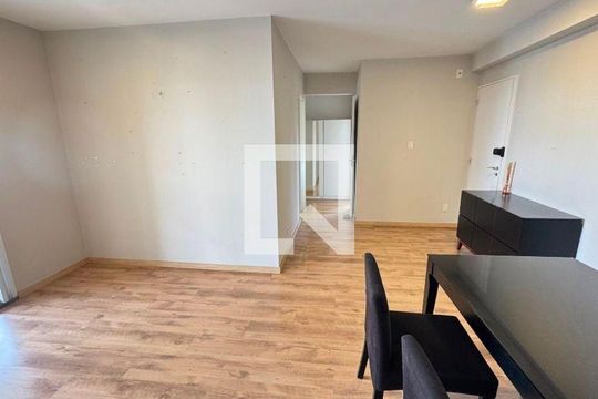 Apartamento mobiliado para compra com 4 quartos, 2 suítes, quintal, varanda, churrasqueira e piscina. — foto 3