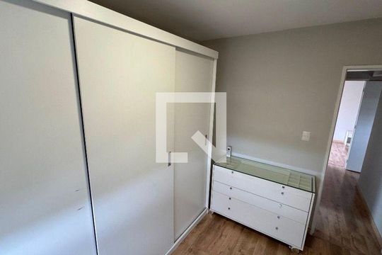 Apartamento mobiliado para compra com 4 quartos, 2 suítes, quintal, varanda, churrasqueira e piscina. — foto 13