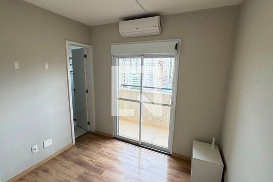 Apartamento mobiliado para compra com 4 quartos, 2 suítes, quintal, varanda, churrasqueira e piscina. — foto 12