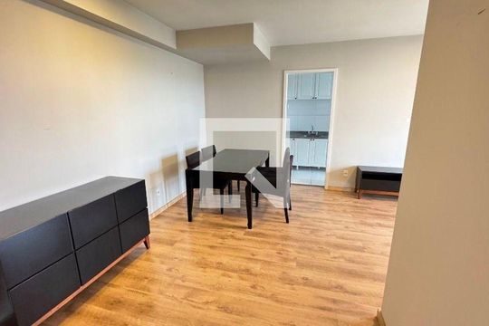 Apartamento mobiliado para compra com 4 quartos, 2 suítes, quintal, varanda, churrasqueira e piscina. — foto 5