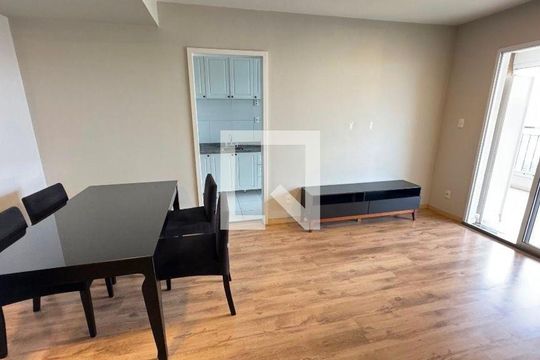Apartamento mobiliado para compra com 4 quartos, 2 suítes, quintal, varanda, churrasqueira e piscina. — foto 2