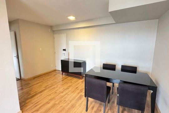Apartamento mobiliado para compra com 4 quartos, 2 suítes, quintal, varanda, churrasqueira e piscina. — foto 6