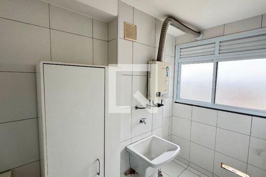 Apartamento mobiliado para compra com 4 quartos, 2 suítes, quintal, varanda, churrasqueira e piscina. — foto 18