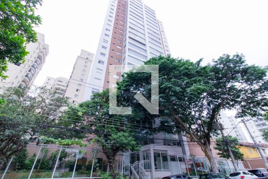Venda de apartamento mobiliado na Pompeia com 3 suítes e varanda. — Fachada