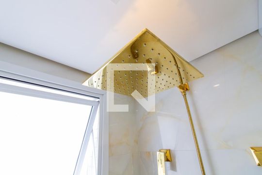 Venda de apartamento mobiliado na Pompeia com 3 suítes e varanda. — Suíte 2