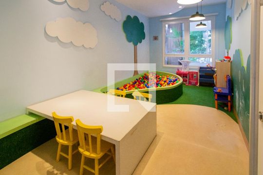Venda de apartamento mobiliado na Pompeia com 3 suítes e varanda. — Área comum