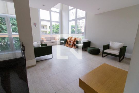 Venda de apartamento mobiliado na Pompeia com 3 suítes e varanda. — Área comum