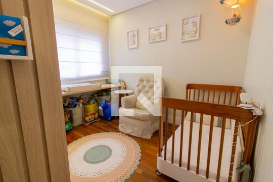 Venda de apartamento mobiliado na Pompeia com 3 suítes e varanda. — Suíte 3
