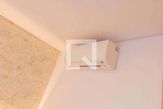 Venda de apartamento mobiliado na Pompeia com 3 suítes e varanda. — Suíte 2