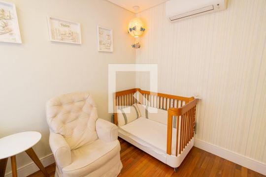 Venda de apartamento mobiliado na Pompeia com 3 suítes e varanda. — Suíte 3
