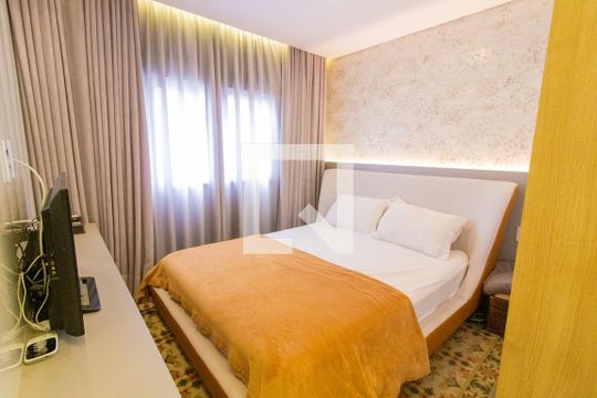 Venda de apartamento mobiliado na Pompeia com 3 suítes e varanda. — Suíte 2